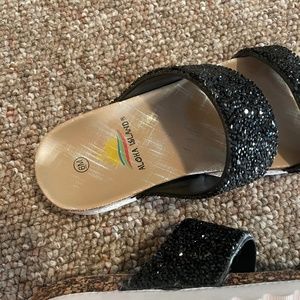 Aloha Island Black Sparkly sandals size 6